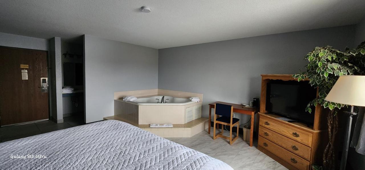 The Oasis Hotel & Bar Sheboygan Falls Exteriér fotografie